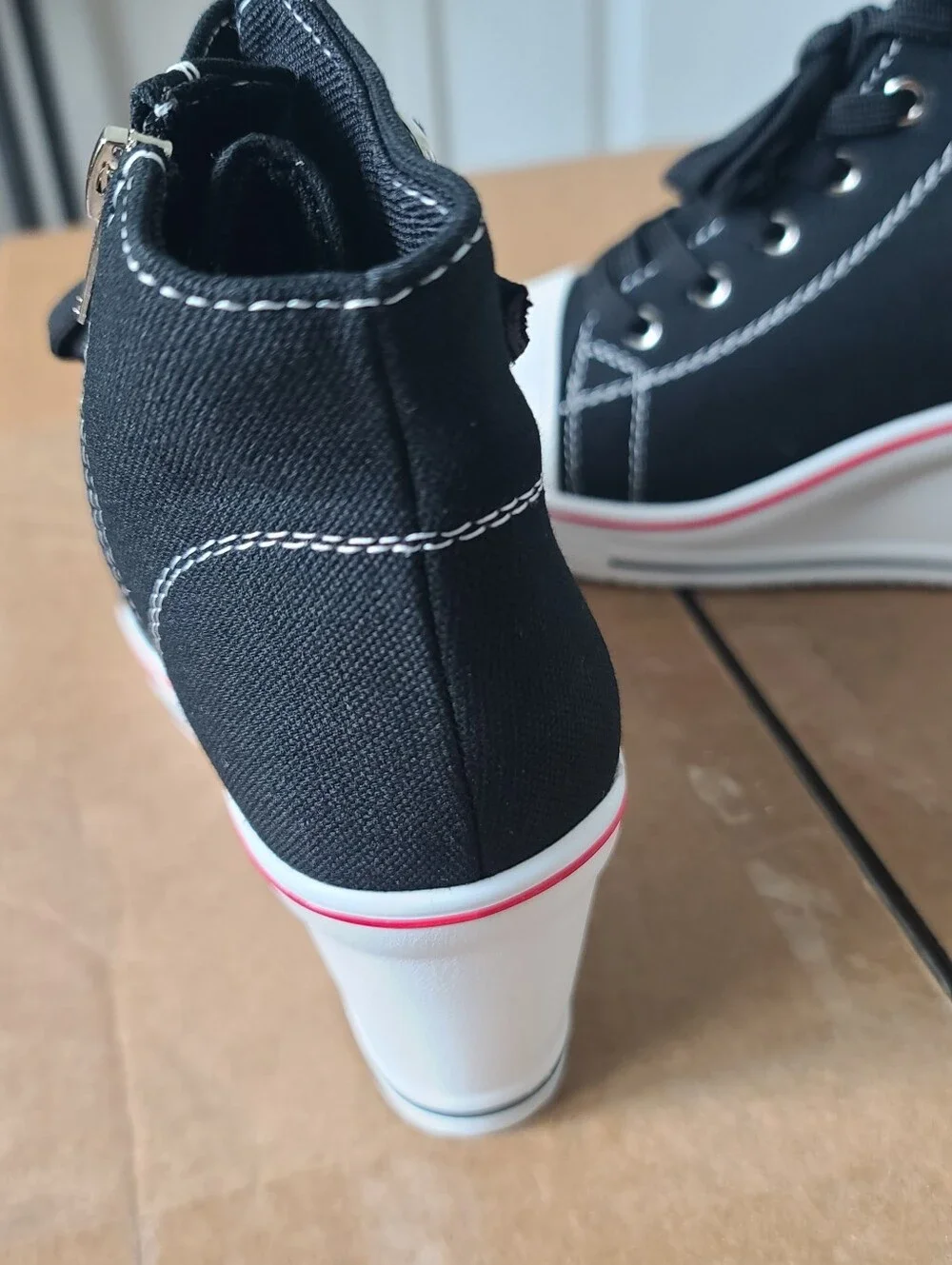 N/A stylish black